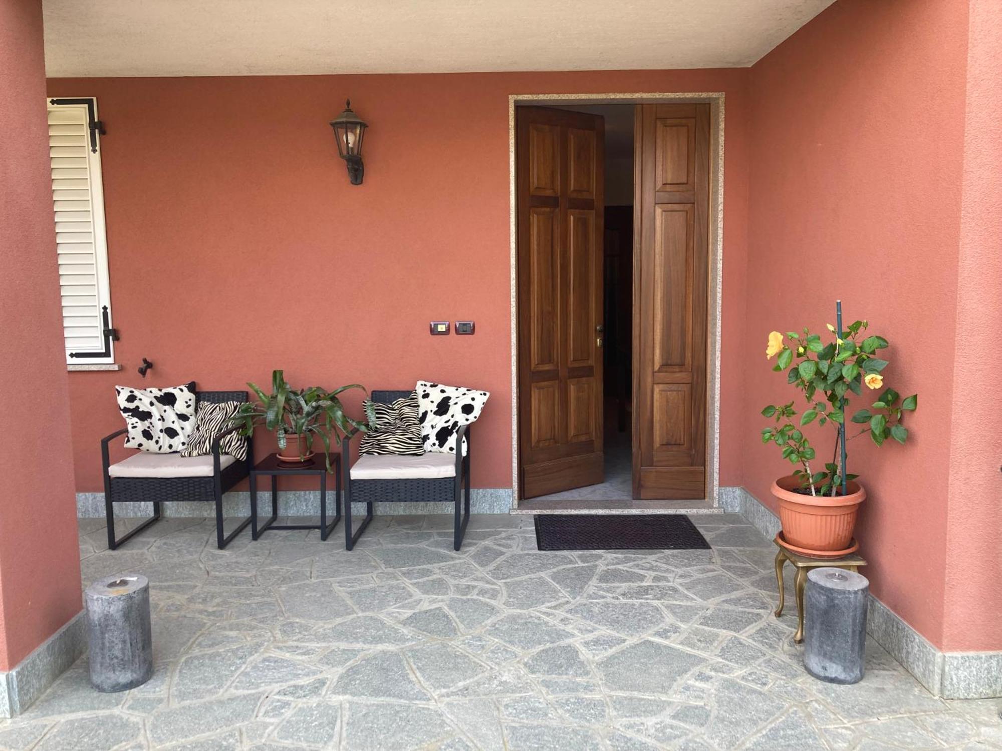 Casa Finestre Bianche Canelli Exterior foto